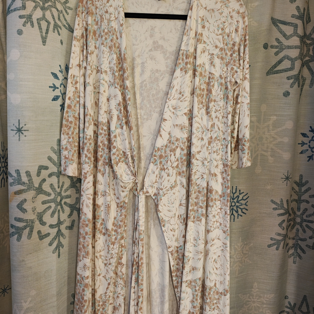 Floral Tie-Front Duster Robe in Cream and Beige